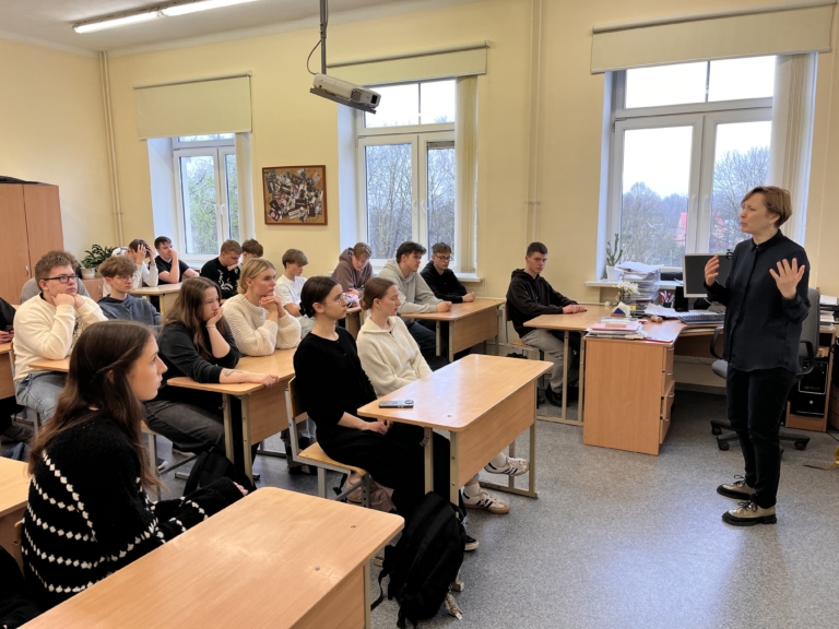 Karjeros diena su aktore Monika Šaltyte: atviras pokalbis apie scenos meną